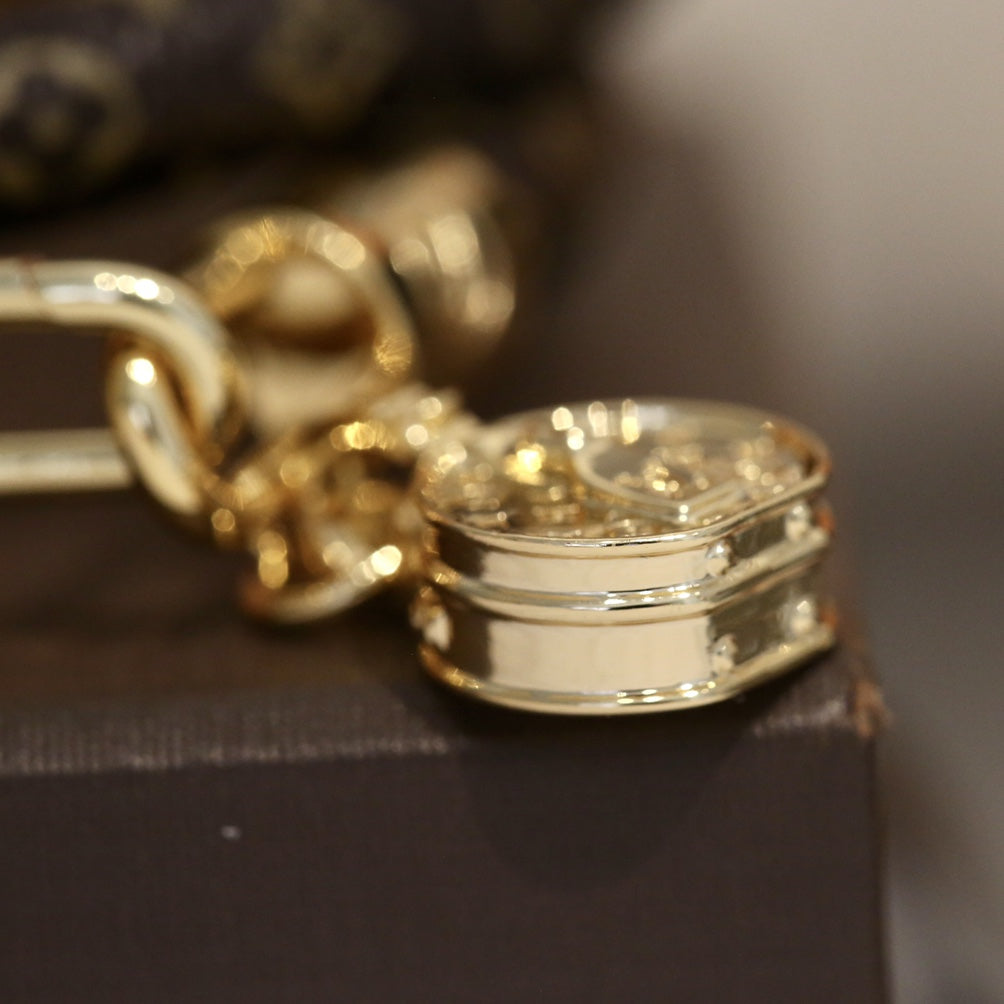 Exquisite Lock Leather Bracelet