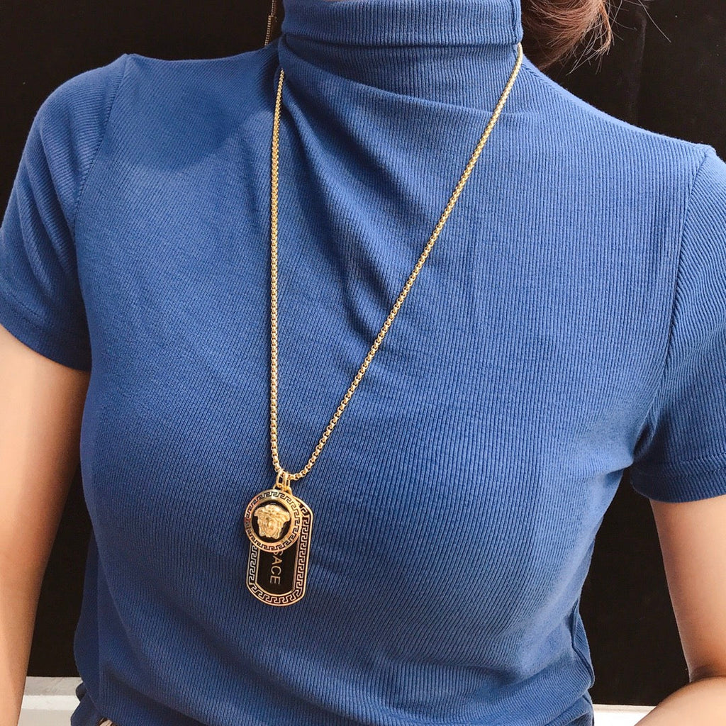 Beauty Avatar Square Card Necklace