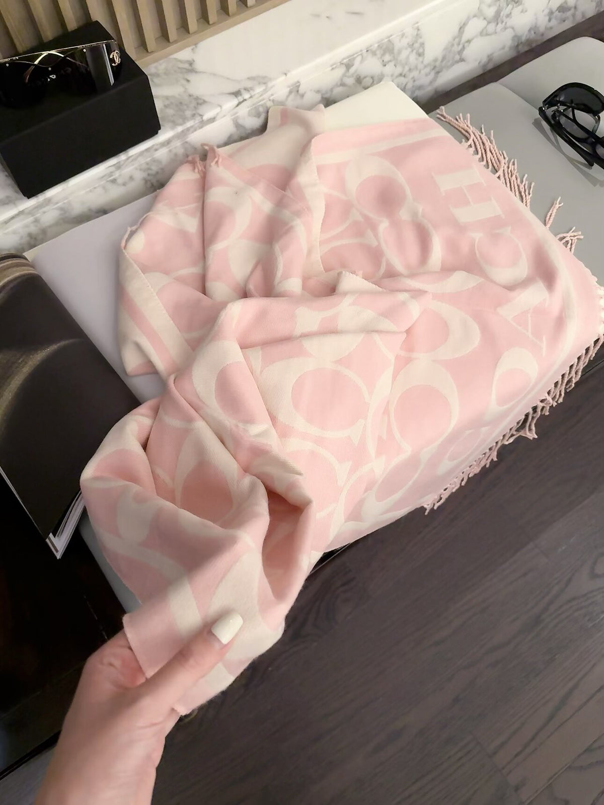 2026 New Classic Letter Pattern Cashmere Scarf ✨ Soft Thick Cashmere, Versatile Scarf & Wrap