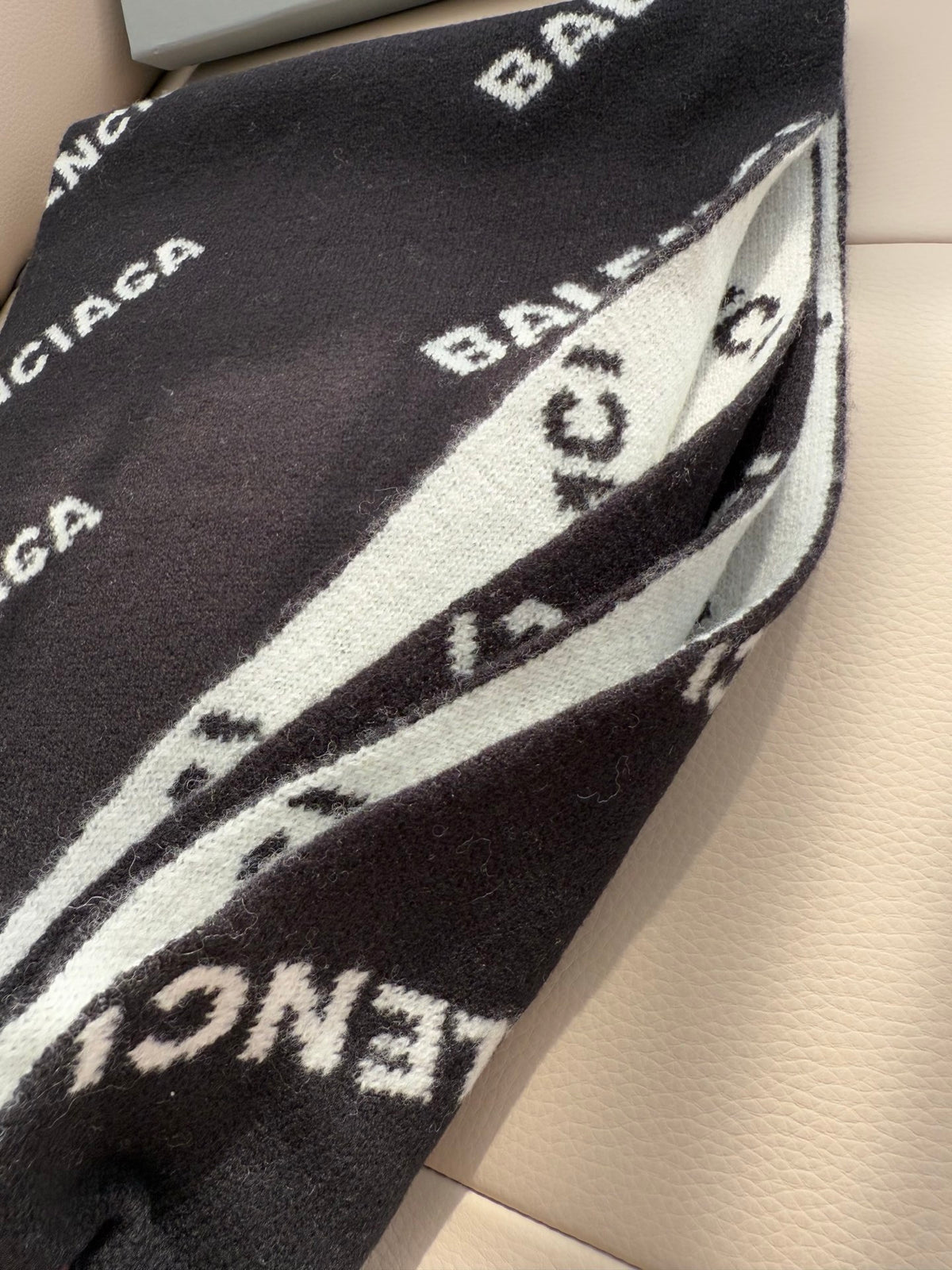 💰✨💞💋 2026 New Solid-Color Cashmere Knit Scarf 💨💥🎊