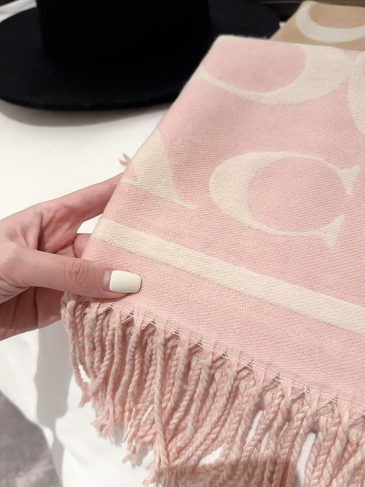 2026 New Classic Letter Pattern Cashmere Scarf ✨ Soft Thick Cashmere, Versatile Scarf & Wrap