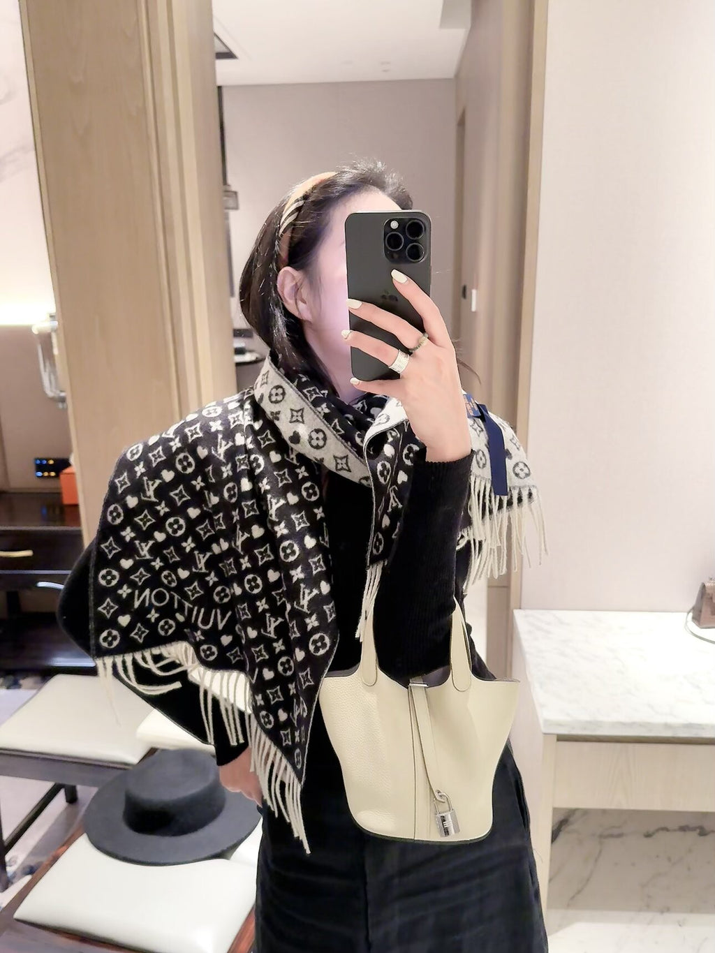 2026 New Heart Jacquard Cashmere Scarf – Sweet & Refined Winter Style