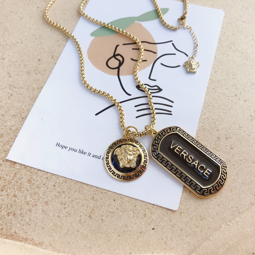 Beauty Avatar Square Card Necklace