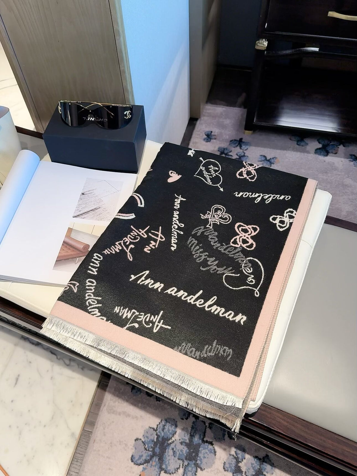 2026 New Handwritten Heart Cashmere Scarf – Playful Graffiti Design, Soft & Cozy Winter Wrap