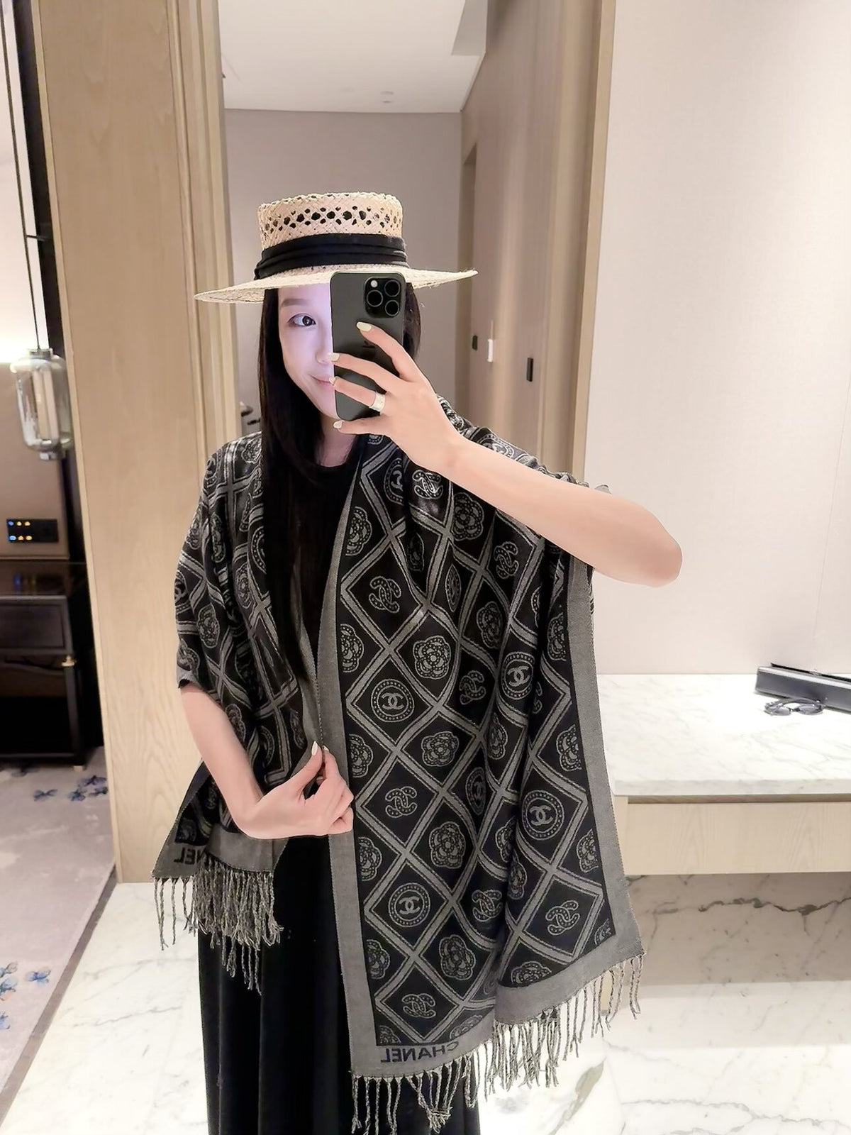 ✨ 2026 New Vintage Diamond Jacquard Cashmere Scarf – Refined Retro Elegance