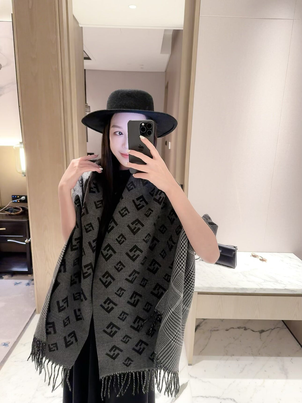 ✨ 2026 New Double-Sided Cashmere Scarf – Two Patterns, Two Styles 💥